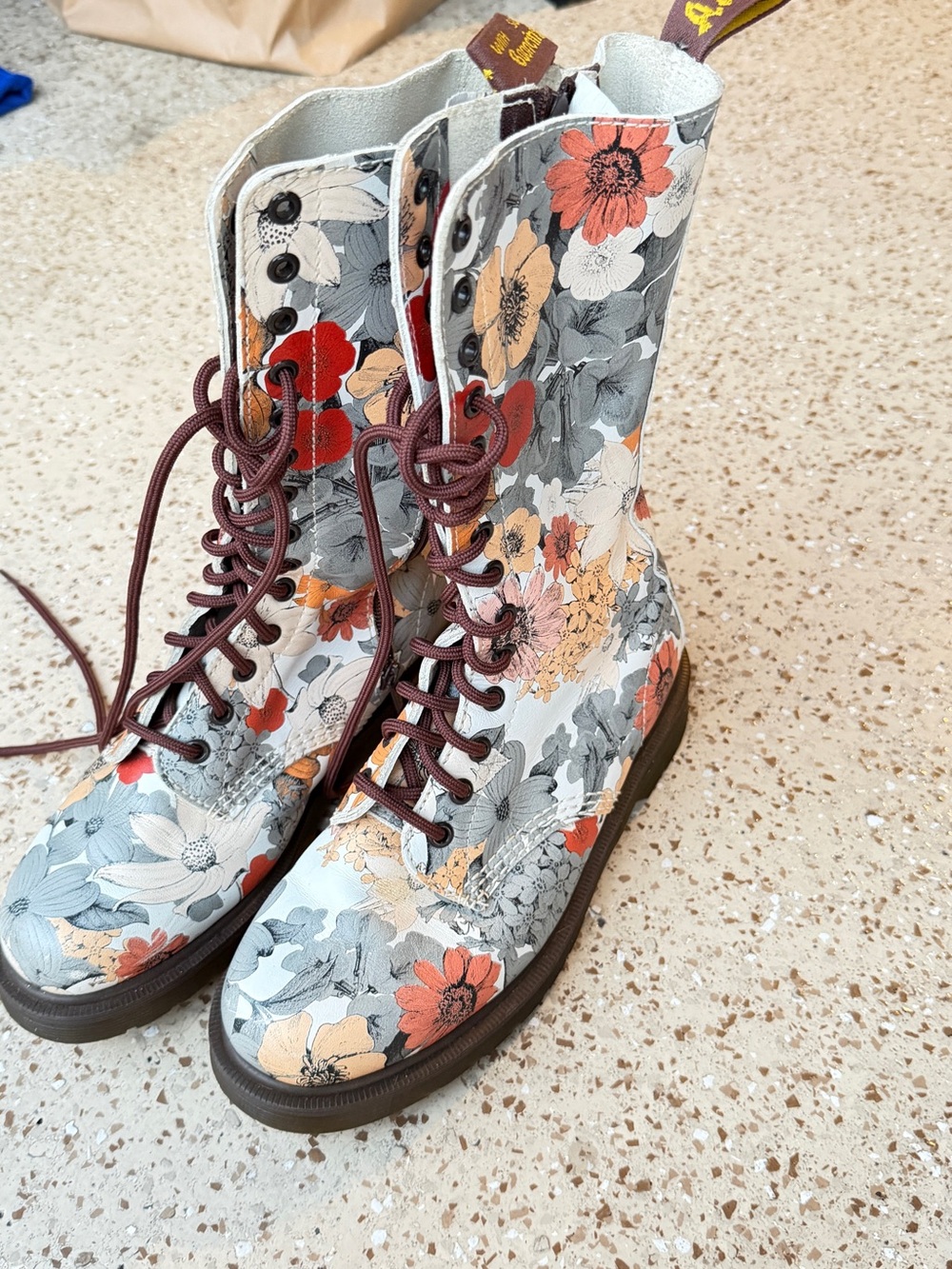 Dr. Martens RARE FIND Floral Leather Combat Boots Size 8 US Sold Out 🔥MSRP 298$ - Picture 2 of 8